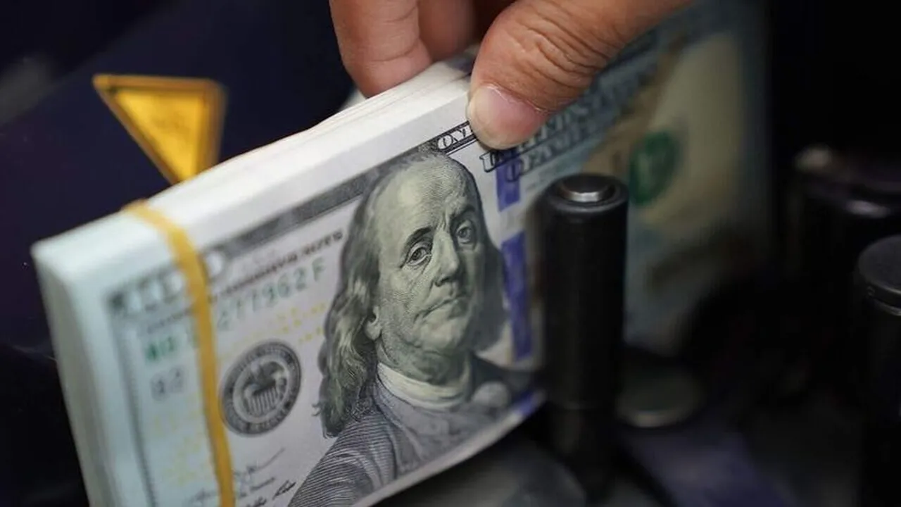 مستجدات سعر الدولار مقابل الجنيه في ختام تعاملات الخميس 19 مارس 2026